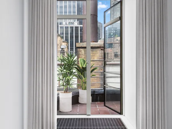 24 West 55th Street image 6 of 12