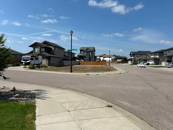 14 Canyon Estates Ln W, Lethbridge, AB T1K 5W7