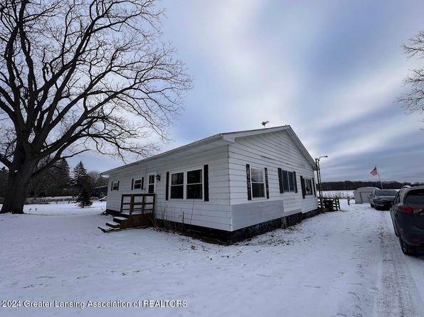 8871 Spore St, Vermontville, MI 49096