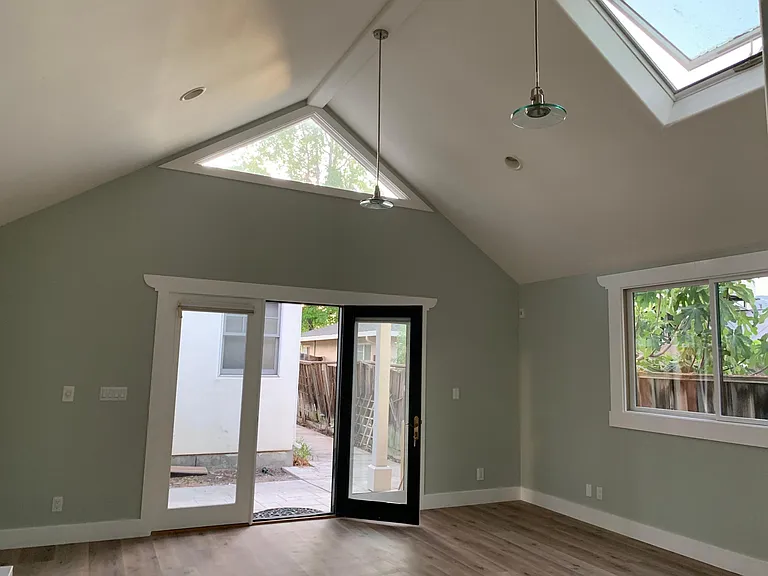 15041 Brewster Ave — Photo 2