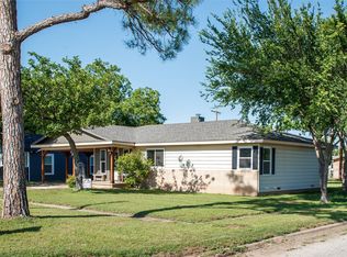 411 S Avenue H, Olney, TX 76374