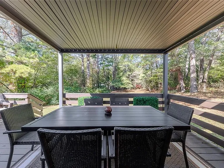 111 Robinhood Dr — Photo 25