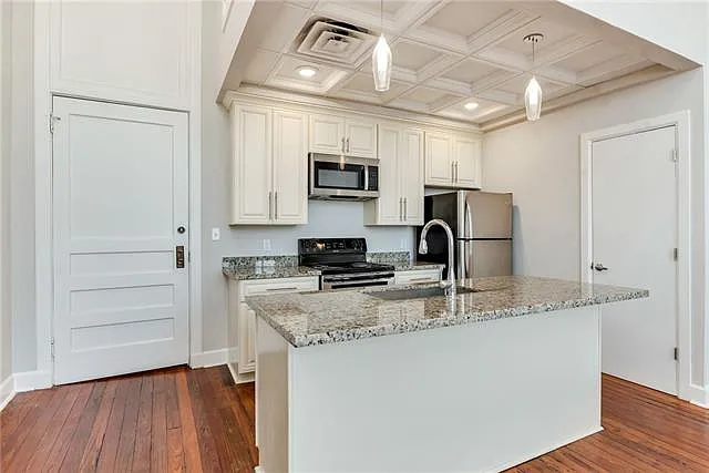 3601 Camp St #302 — Photo 20