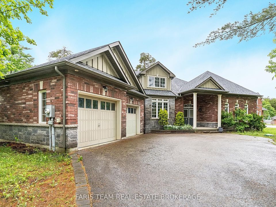 1st image of 4 Diamond Valley Dr