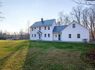 44 Horse Shoe Ln, Lakeville, CT 06039