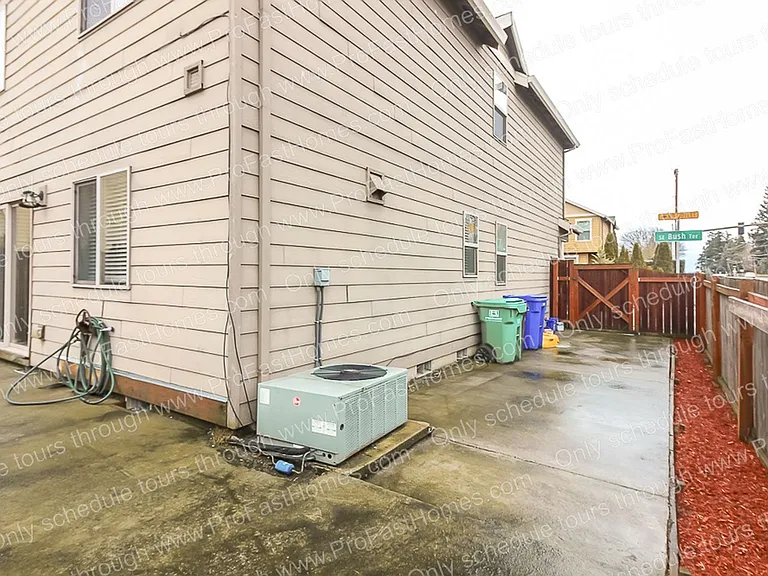 18180 SE Bush Ter — Photo 17