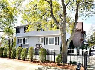 11 Charles St, Methuen, MA 01844