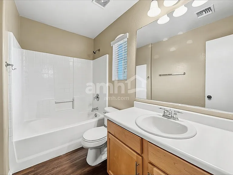 5332 W Jones Ave — Photo 14