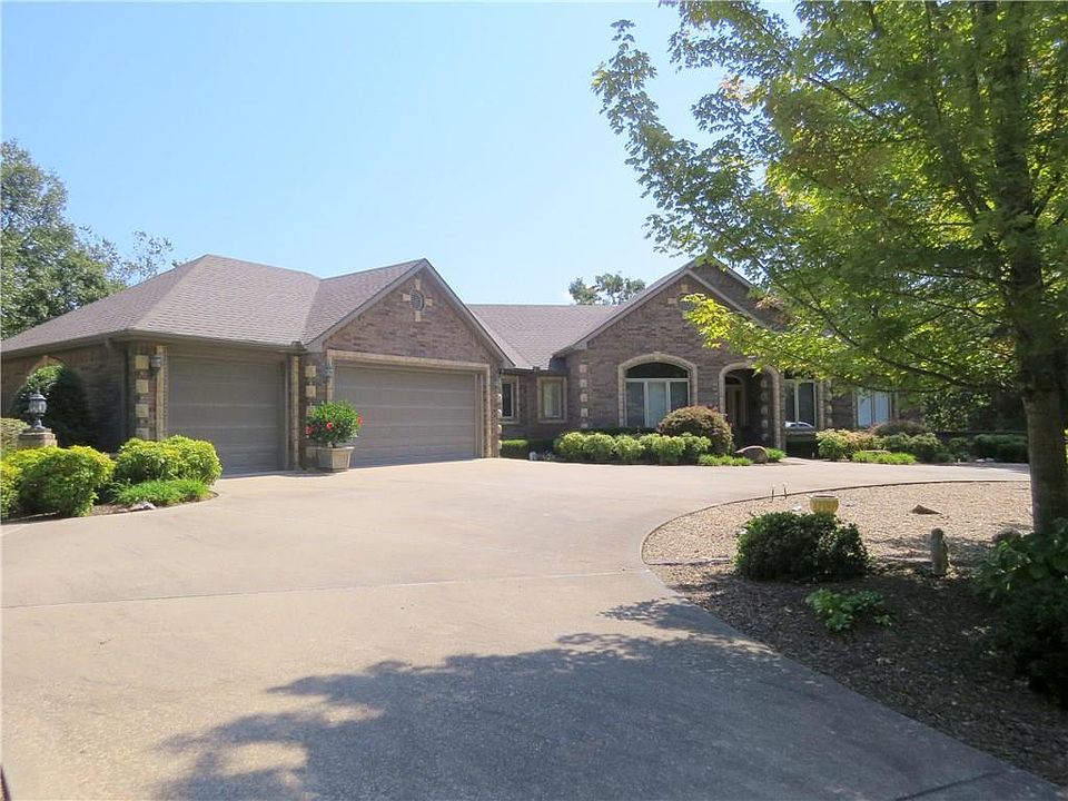1st image of 12 Stonehaven Dr