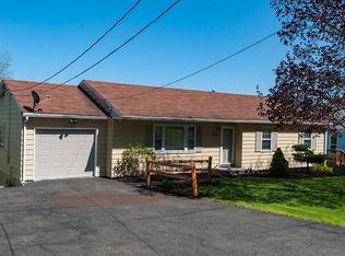 324 Cyprus Ln, Endicott, NY 13760