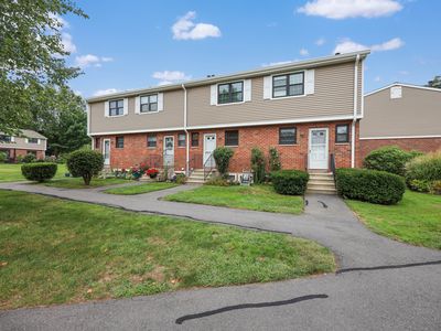 127 Hampton Ct, Newington, CT, 06111
