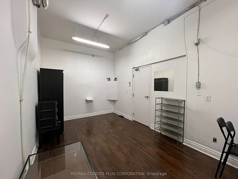 324 Spadina Ave #D — Photo 9