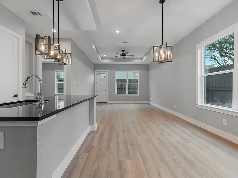 2806 Chicago St — Photo 12
