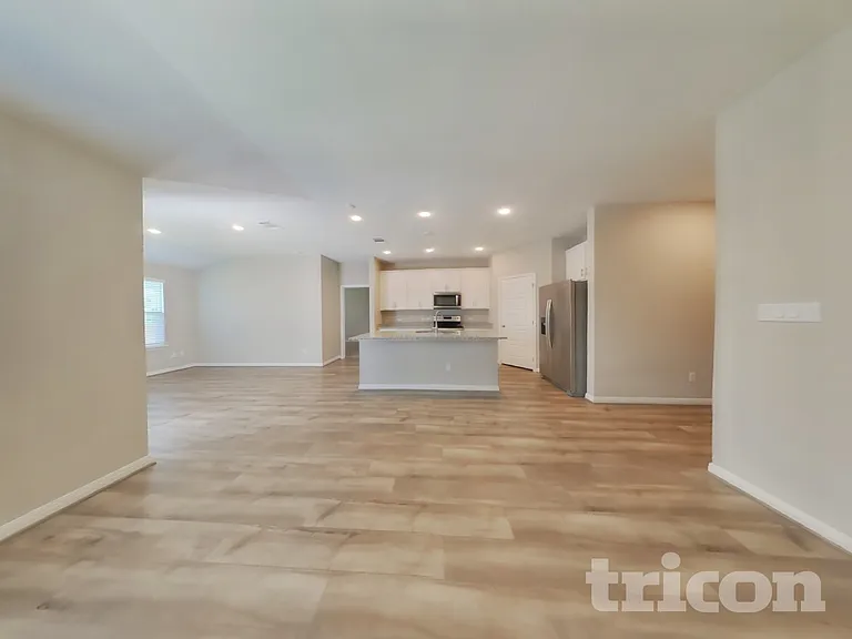 13531 Emerson Way — Photo 3