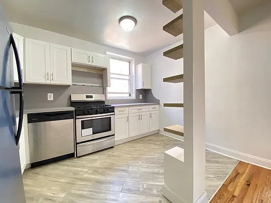 Rented by Queens Apartments Realty LLC | media 54