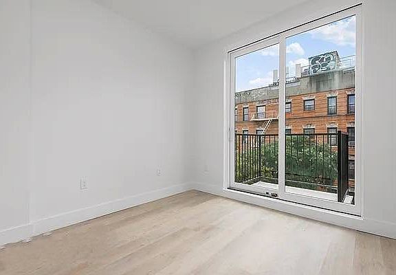 5th image of 279 S 2nd St #6