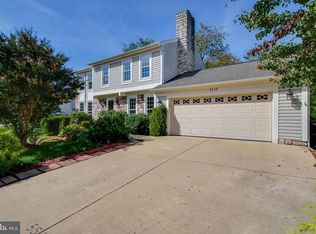 5510 Sequoia Farms Dr, Centreville, VA 20120