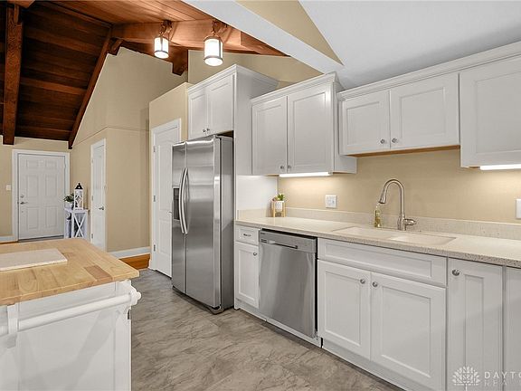 2nd image of 1055 E Choctaw Dr