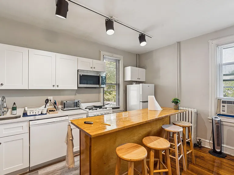 3310 Hamilton St #3 — Photo 2
