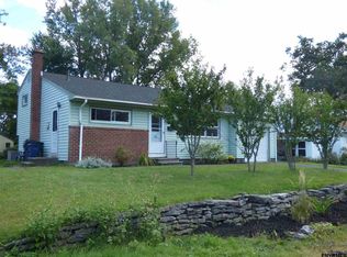 33 Red Fox Dr, Colonie, NY 12205
