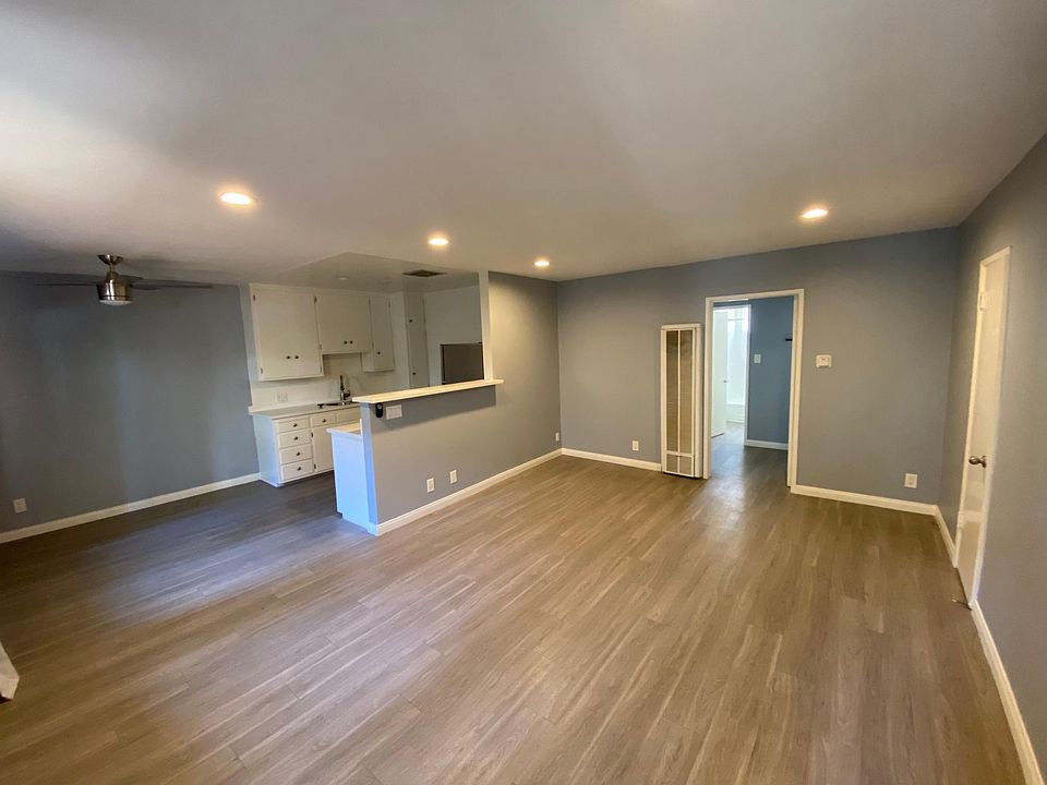 1st image of 11746 Goshen Ave APT 2