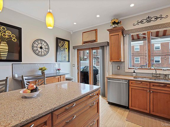 5th image of 61-36 77th Street