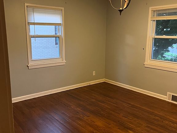 4th image of 1619 Parkway Blvd