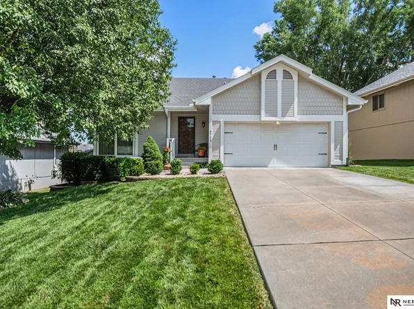 9703 S 22nd Ave, Bellevue, NE 68123