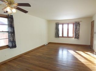 171 Rouse Ave, Mundelein, IL 60060