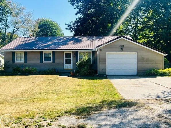 4047 Krafft Rd, Fort Gratiot, MI 48059
