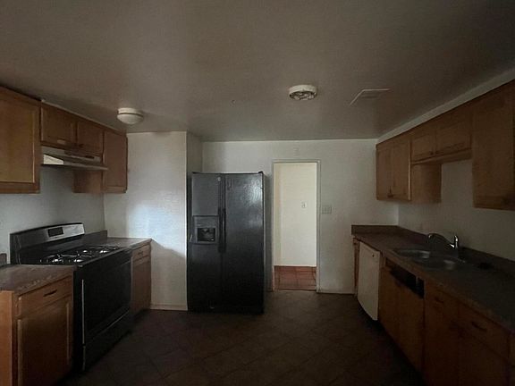 5th image of 2625 N Fair Oaks Ave
