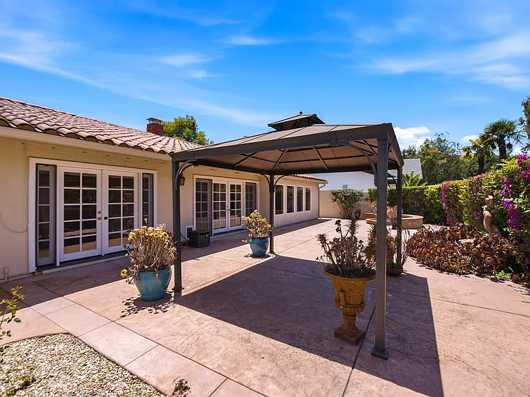 1090 Elfstone Ct — Photo 31