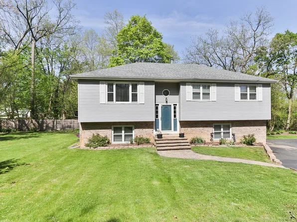 7N030 Wabash Ave, St Charles, IL 60174