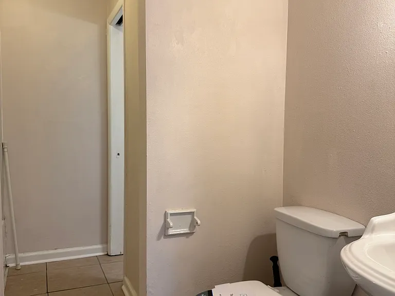 1028 Potomac Dr — Photo 9