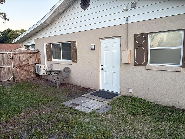 500 Montana Ave — Photo 2