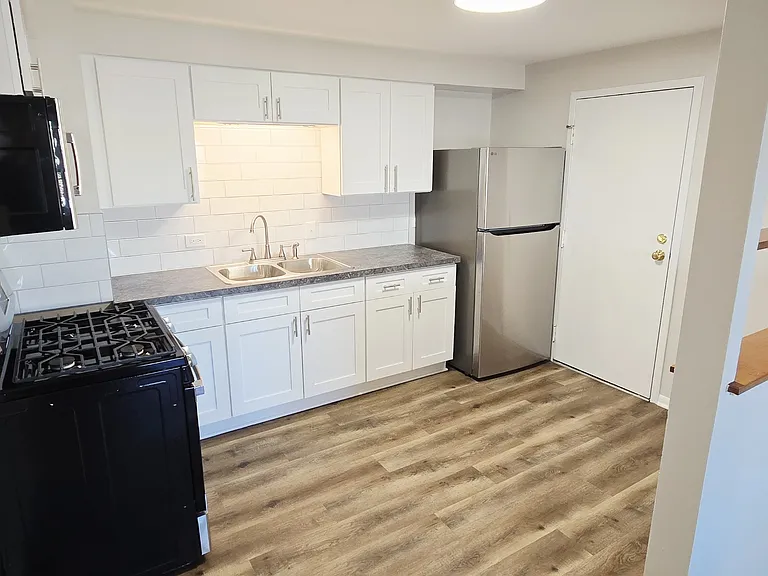 11011 S Lloyd Dr #15 — Photo 5