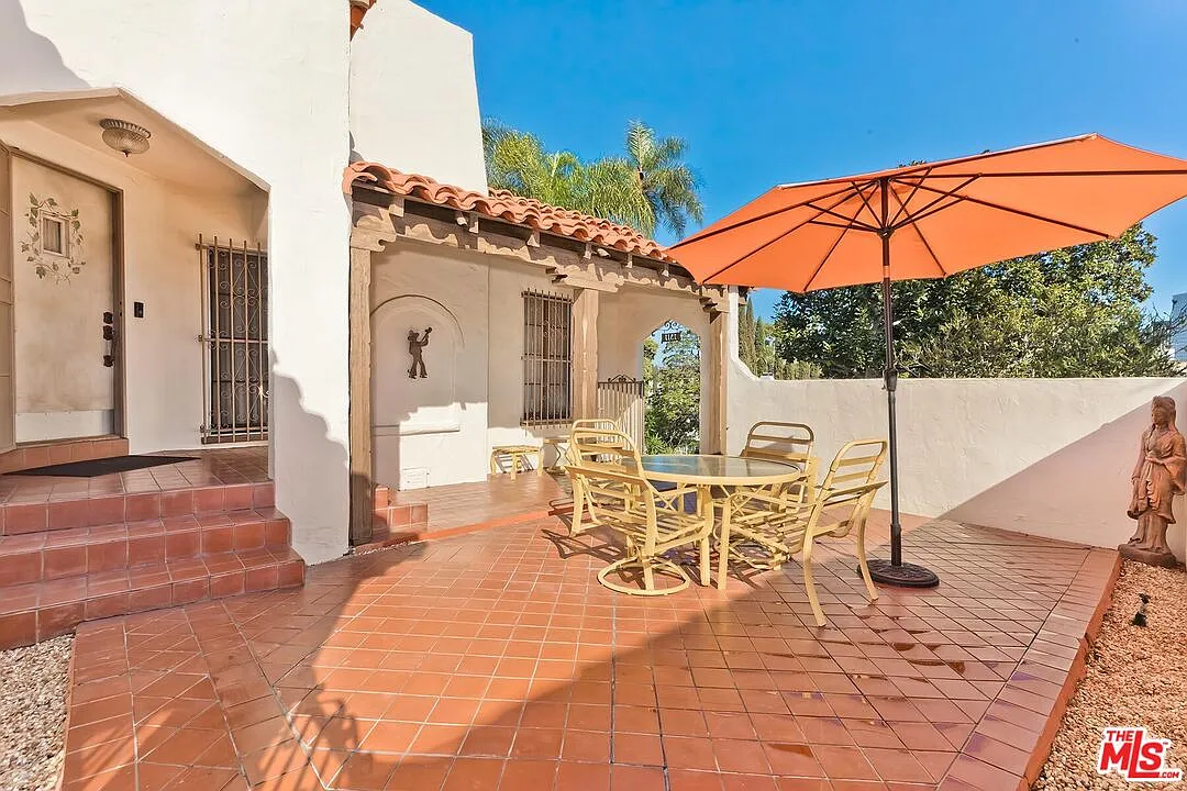 3 bed, 2.0 bath, 1912 sqft, $7,750 — Photo 4