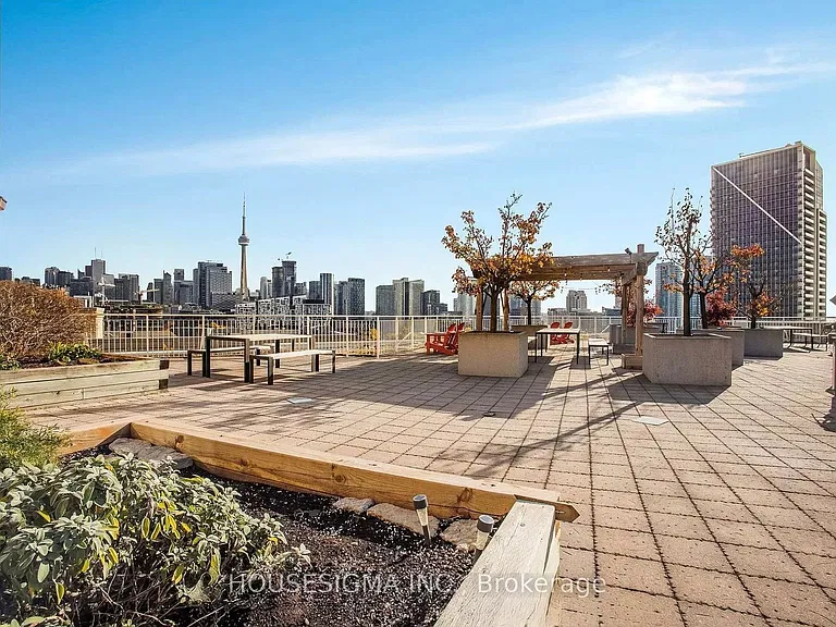 18 Stafford St #508 — Photo 22