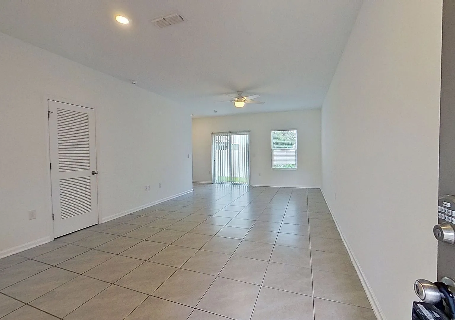 Beautiful 3BR Townhome in Westlake Estates! — Photo 3