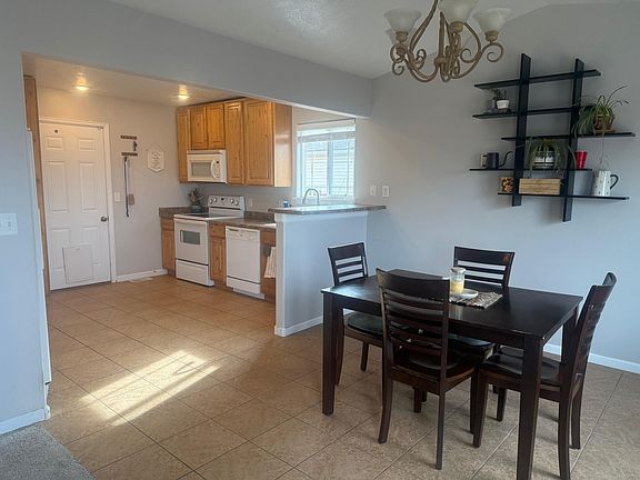 5th image of 609 Olive Cir