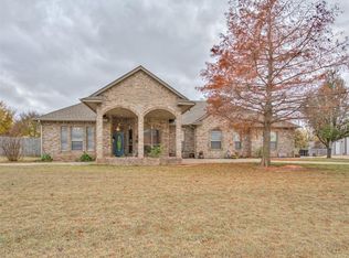 2353 Blue Spruce Dr, Blanchard, OK 73010