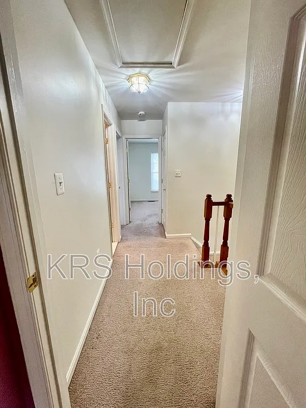 4 bed, 3.5 bath, 1900 sqft, $2,500 — Photo 2