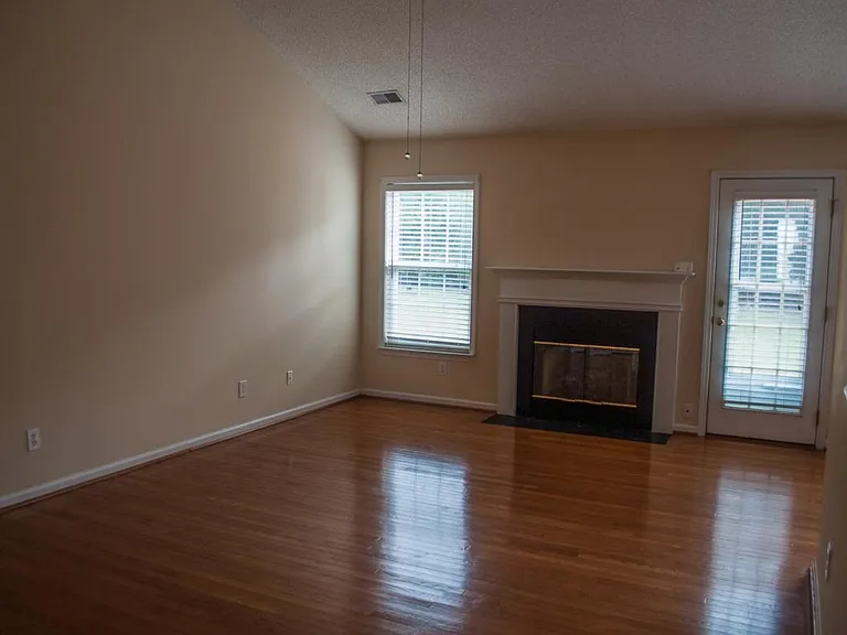 1108 Rockwood Rd — Photo 5