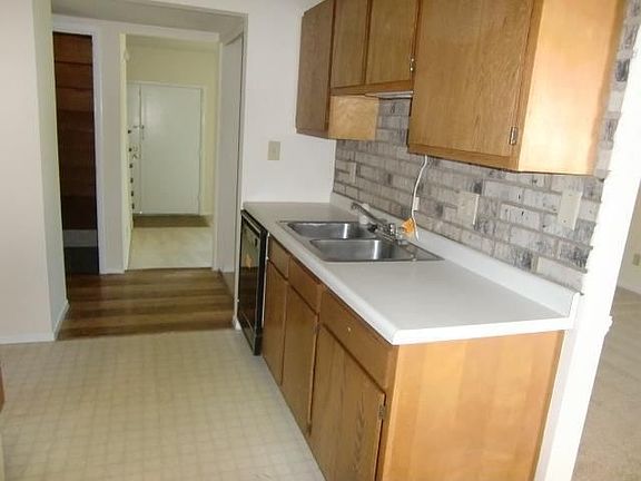 3rd image of 39 Pioneer Park Pl