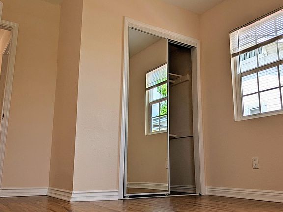 3rd image of 710 Columbia Pl