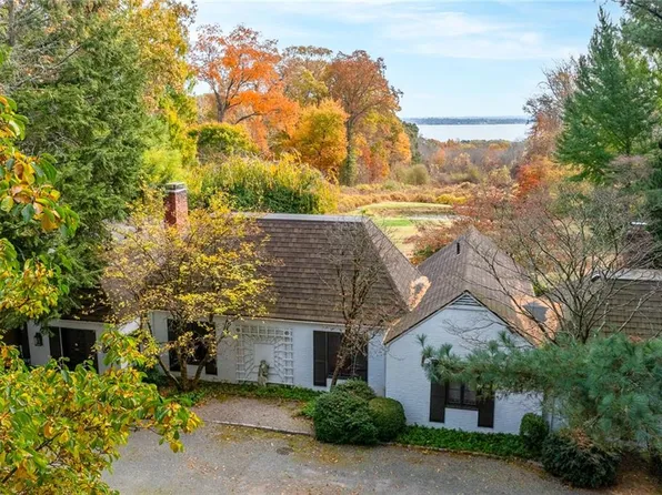 436 Love Ln, Warwick, RI 02818