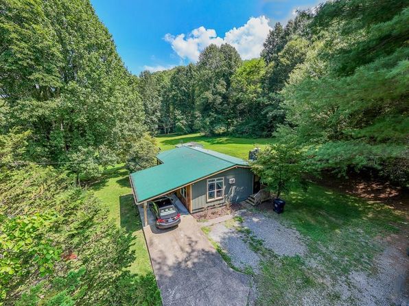 37 Renegade Dr, Robbinsville, NC 28771