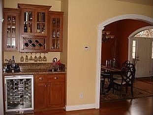 Wet Bar / Dining Room