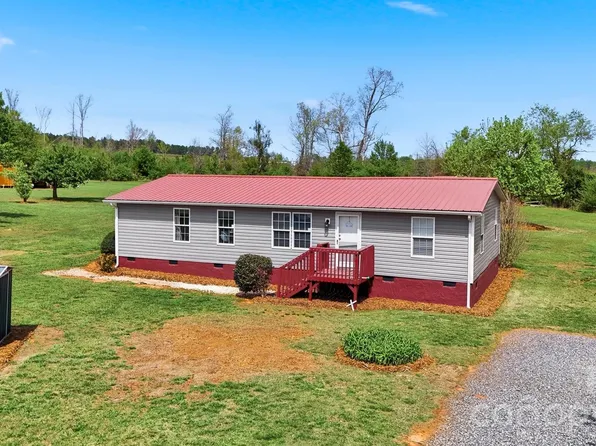 2486 Evening Dr, Claremont, NC 28610