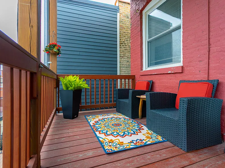 2232 W Homer St #2 — Photo 11